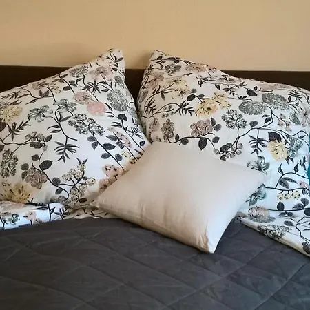 Karoline إيزيناخ